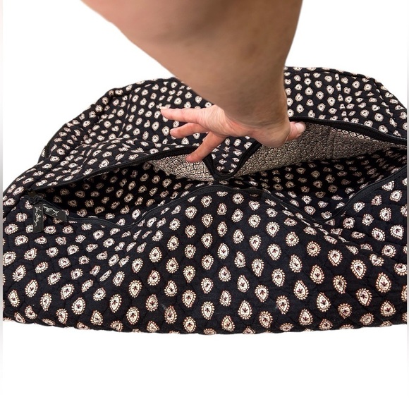 Vera Bradley Classic Black/Red/White Paisley Hanging/Travel Garment Bag GUC - Picture 6 of 8